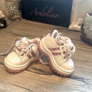 Kid Connection baby girl shoes, size 2